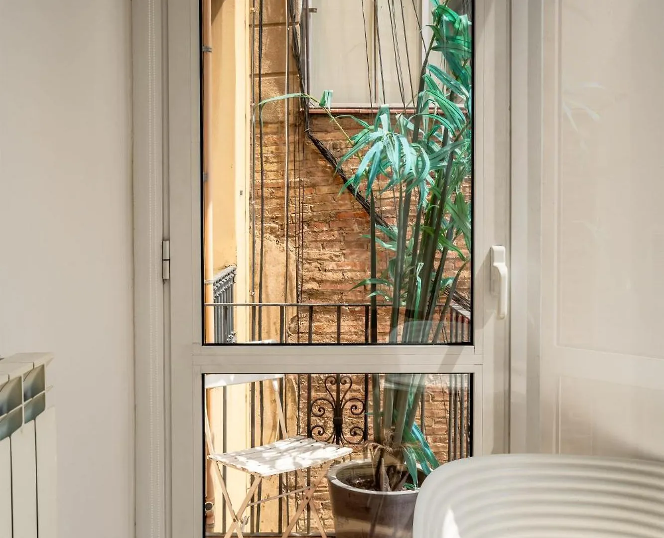 Classy 3Bed 3Bath Apartment In Eixample Barcelona Spain