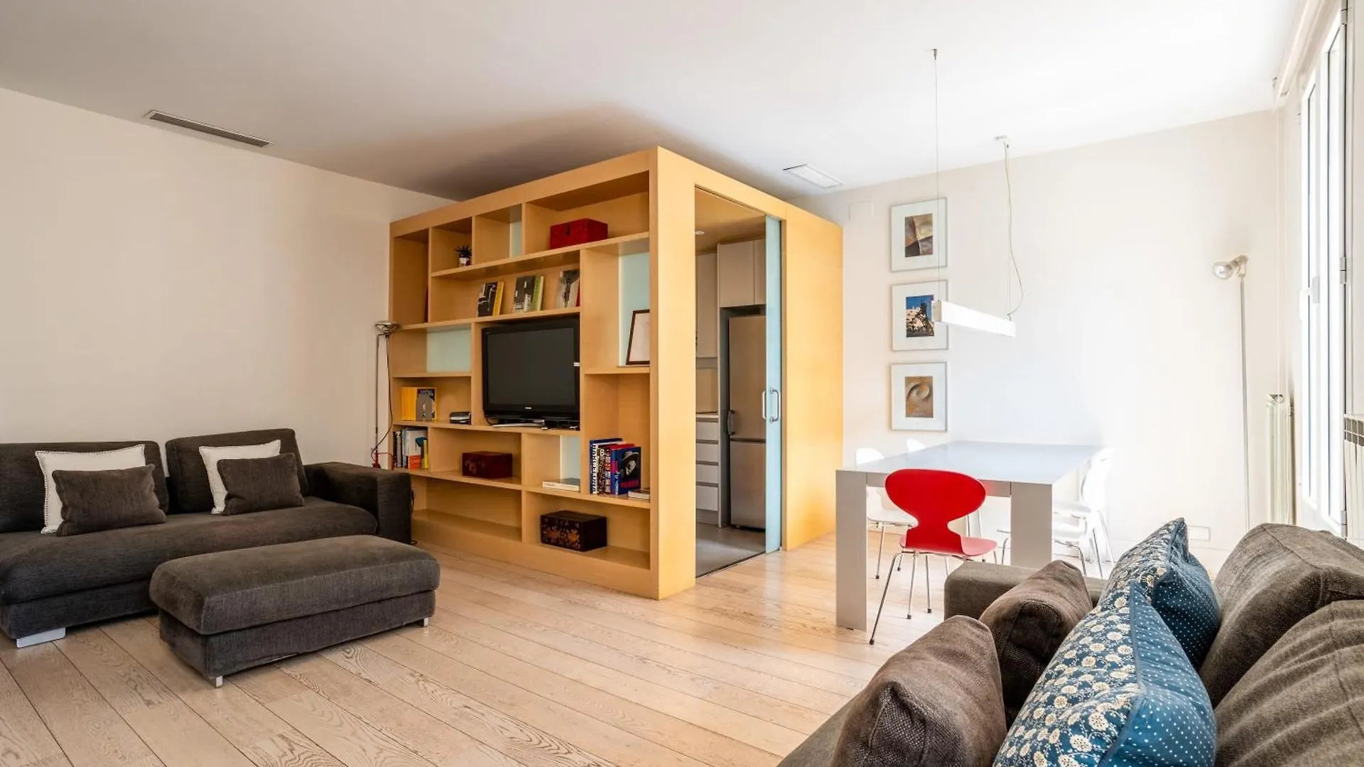 Classy 3Bed 3Bath Apartment In Eixample Barcelona