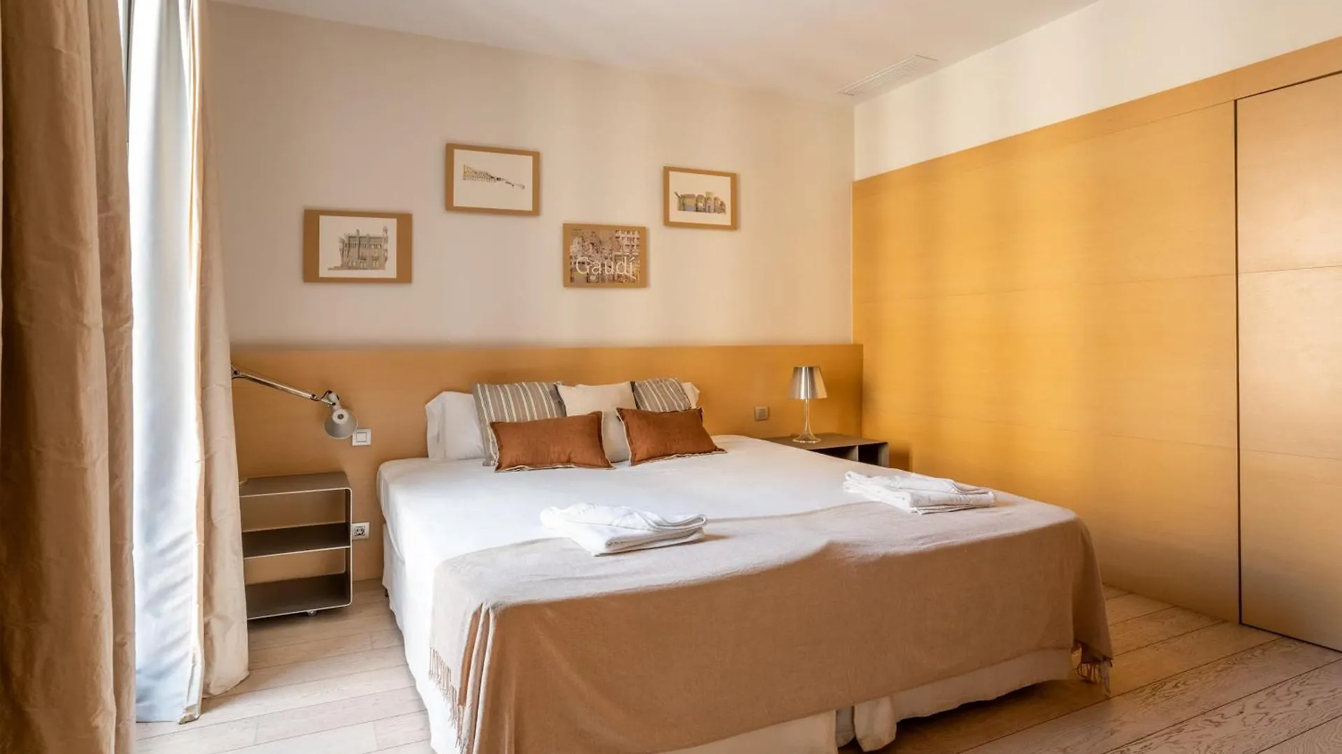 Classy 3Bed 3Bath Apartment In Eixample Barcelona